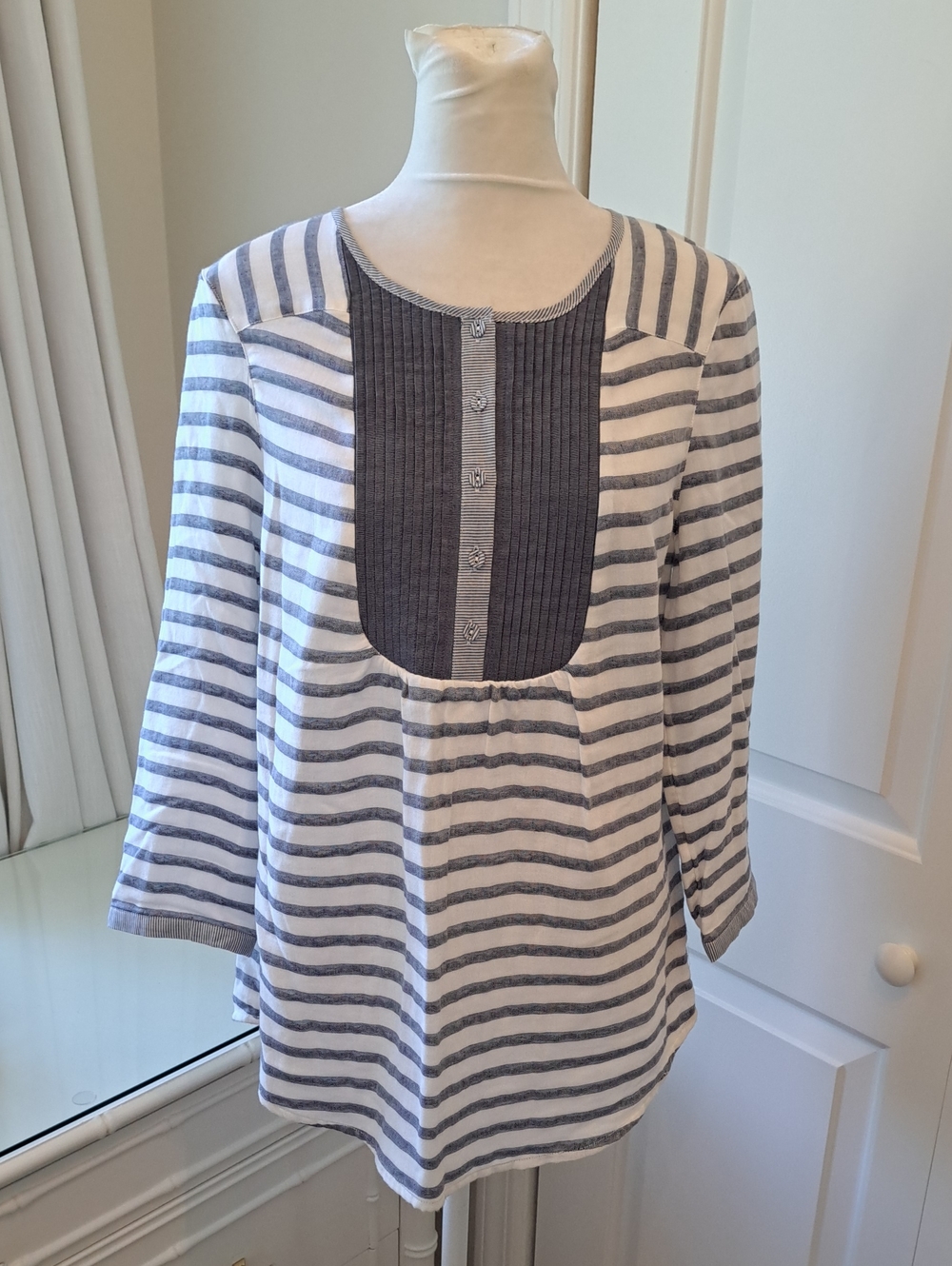 NWT Boden Womens Vacation/Preppy Off-White/Chambray Striped Smocked Tunic 6